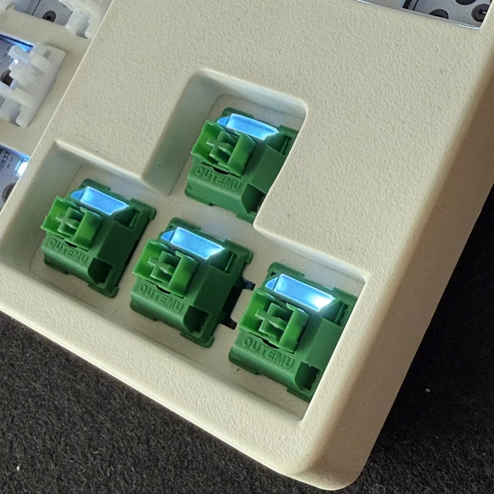 Przełączniki Outemu Banana Green Switch Silent 5 Pin 40g Tactile Lubricated Hot Swap do samodzielnego montażu klawiatur mechanicznych — zdjęcie produktu 6