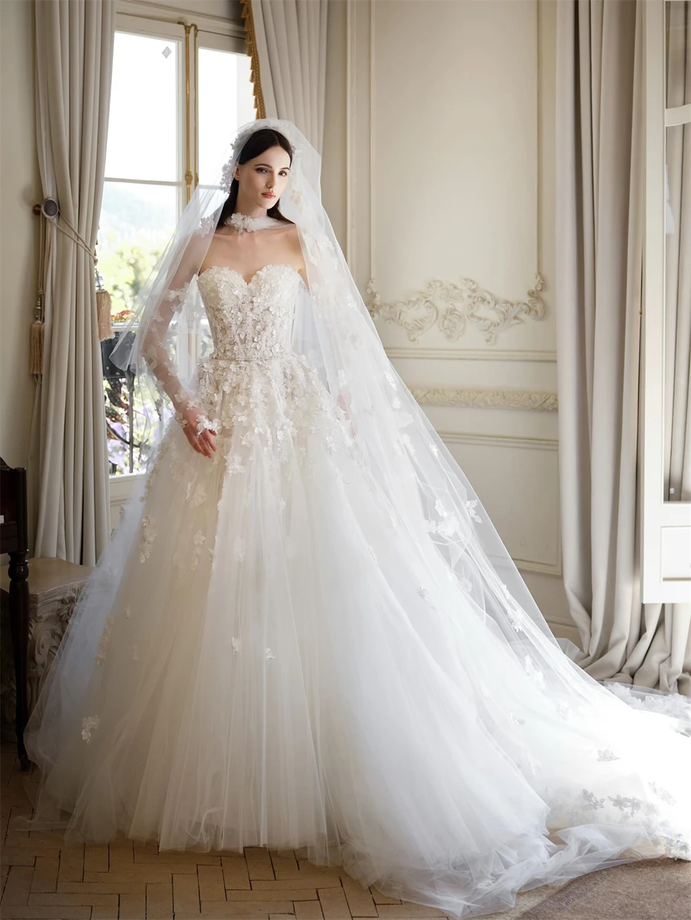 

Customized Elegant White Organza Wedding Dress Formal Sweetheart Sleeveless Bridal Gowns Soft A-Line Chapel Train Robe de mariée