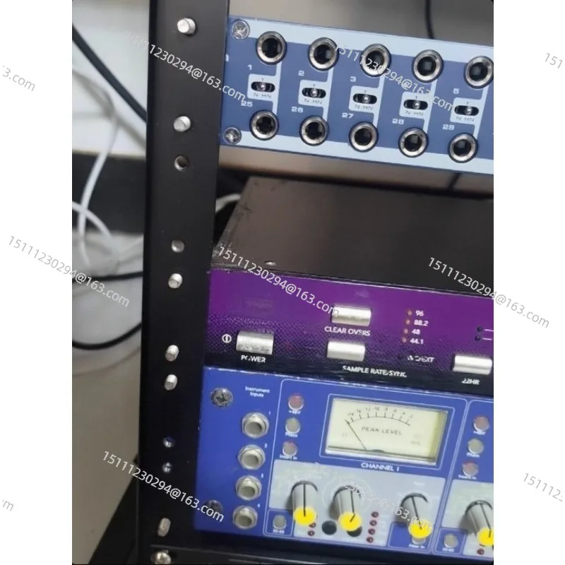 

RS06/12 Кронштейн для студийного аудиооборудования 19-дюймовая настольная стойка для хранения