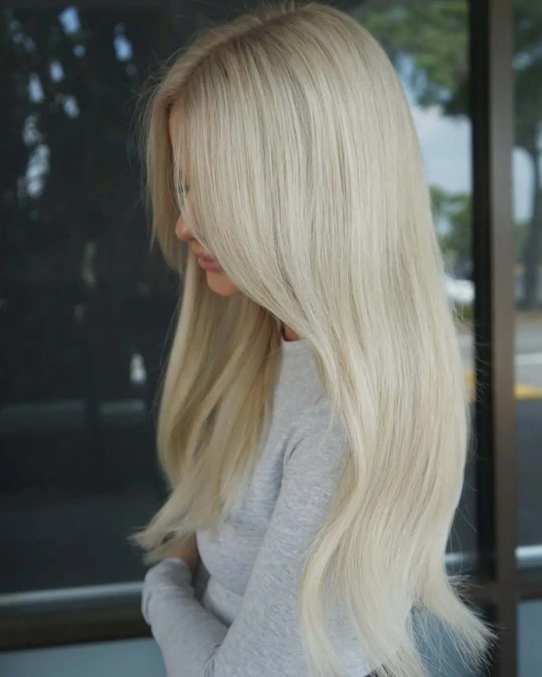 شعر مستعار طبيعي متموج بدون صمغ للنساء للاستخدام اليومي 13x4 باروكات أمامية من الدانتيل البلاتين شقراء شعر مستعار عالي الجودة بيروكات صناعية