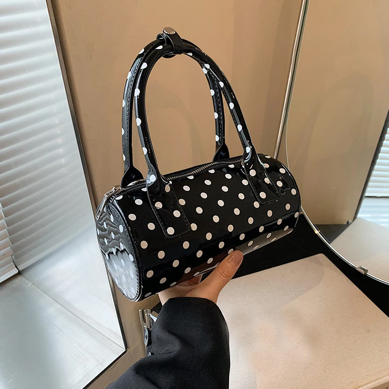 Umhängetasche für Damen, gepunktet, Mini-Handtasche mit Henkel, PU-Leder, Fassform, niedliche Handtasche, verstellbarer Riemen, Crossbody-Tasche