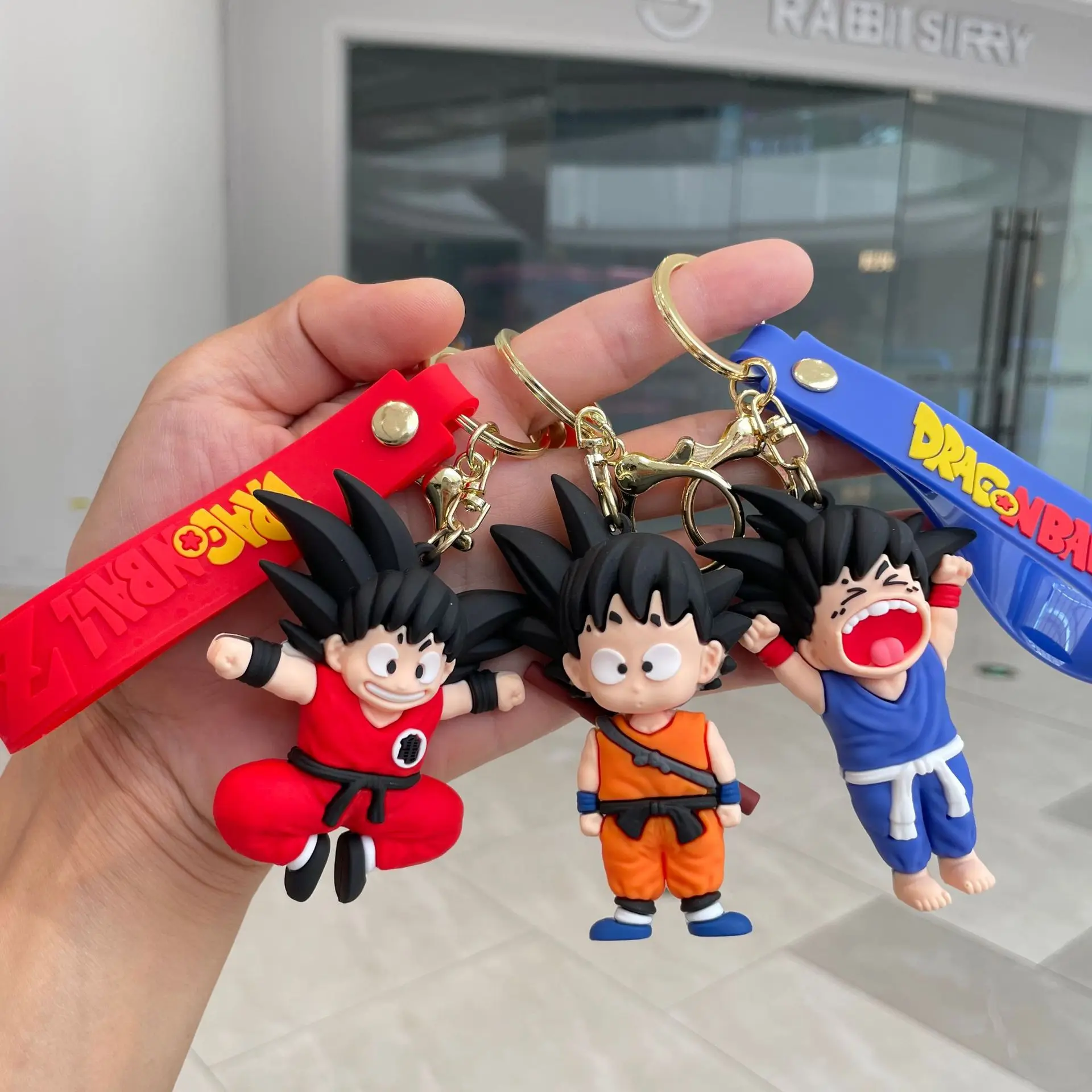 Dragon Ball Z muñeca colgante decoración Anime infancia Son Goku llavero de coche bolso llavero ornamento niños niñas regalo de cumpleaños