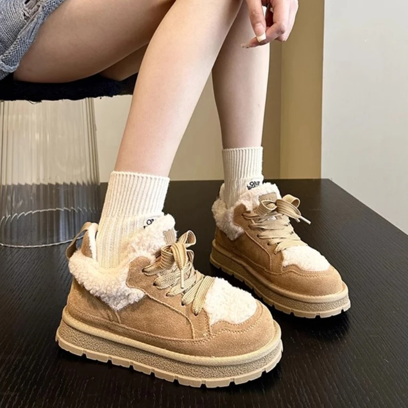 2024 inverno nuove donne tenere in caldo scarpe di cotone piattaforma di moda Lace Up Low Top Sneakers donna Casual più stivali da neve in velluto