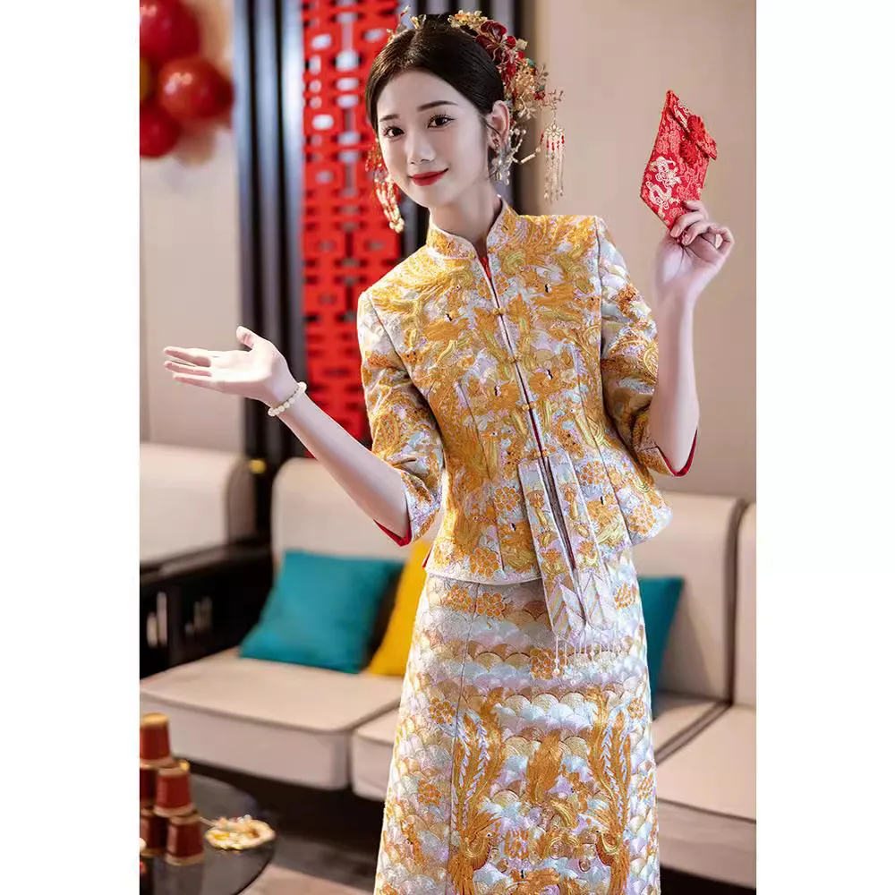 High-end gown emperor dragon and phoenix gown wedding  Xiuhe dress bride Chinese wedding  toast dress