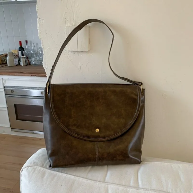 

Minimalist Chic Leather Diaper Bag Women's Large Capacity Designer Tote Luxury Vintage Elegant Commuter Shoulder Bag