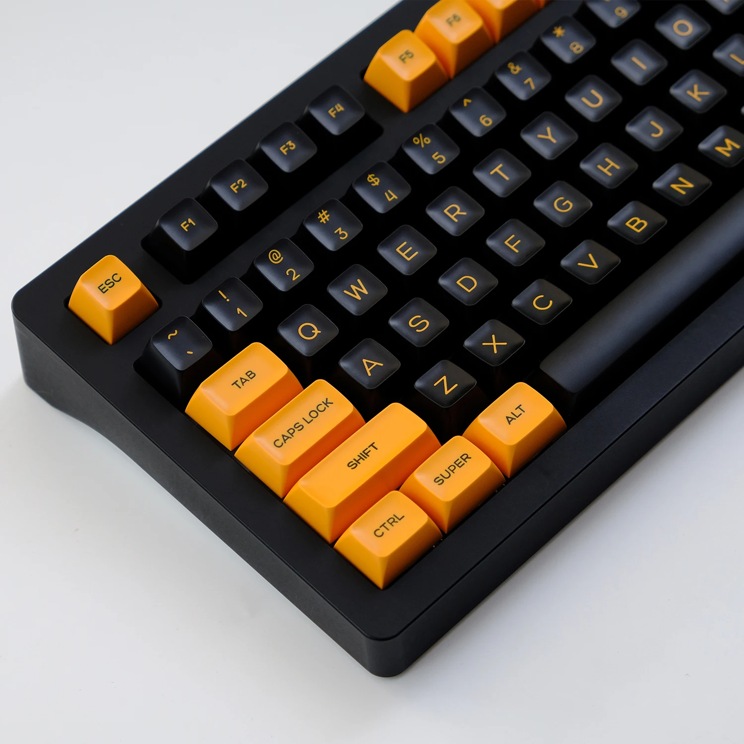 Imagem -02 - Kbdiy-teclas de Teclado Pbt Perfil SA Preto e Amarelo Faça Você Mesmo Custom Double Shot 142 Teclas Caps para Switch mx 61 64 87 90 75