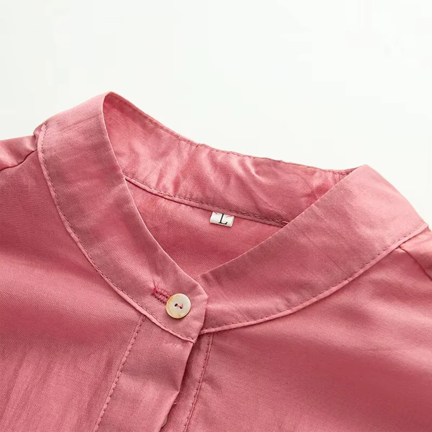 Damska bluzka z chińskim kołnierzykiem, wiosna 2025, nowa, rękaw nietoperz, koronkowe wykończenie, do pracy, luźny krój, długa, jednolita.