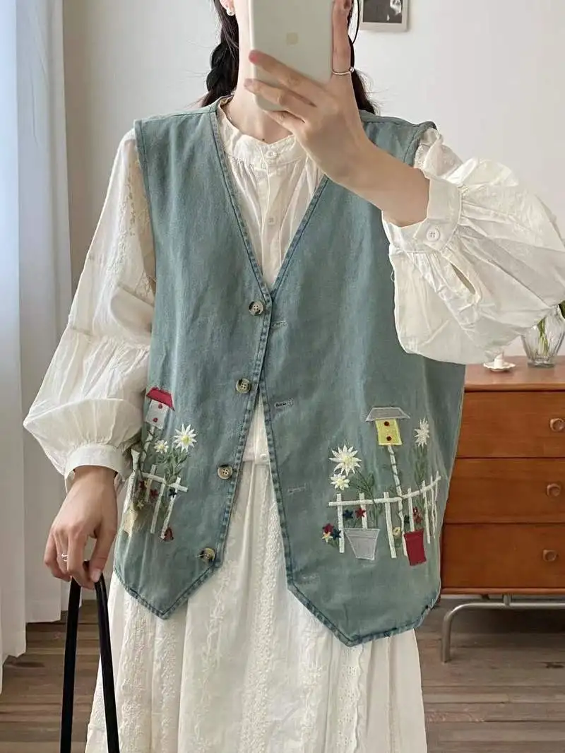 

New 2025 Summer Denim Vest, Women Sleeveless V Neck Cute Embroidery, Mori Girl French Retro Sweet Casual Loose Coat C57020CC