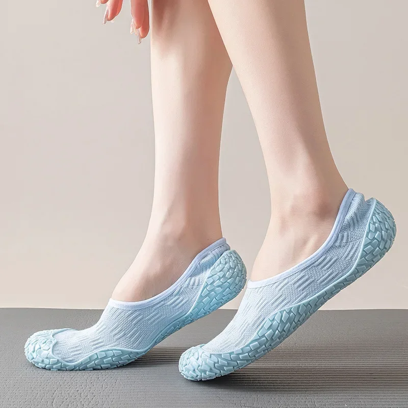 Ladies' Barefoot Shoes, Silent Yoga Indoor Sports Shoes Anti Slip and Shock Absorbent Soft Soled Fitness Running Socks and Shoes