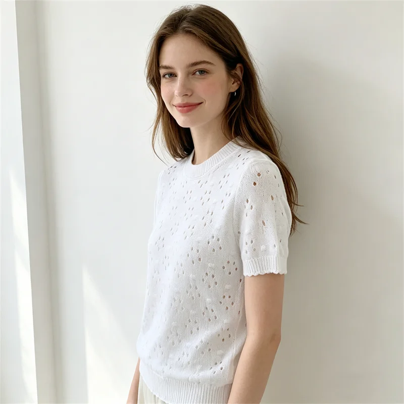 White Round-Neck Short-Sleeve Hollow-Out Knit Top for Women, Summer Fashion with a Versatile Design, Slimming Effect, New Model for Spring/Summer 2026
