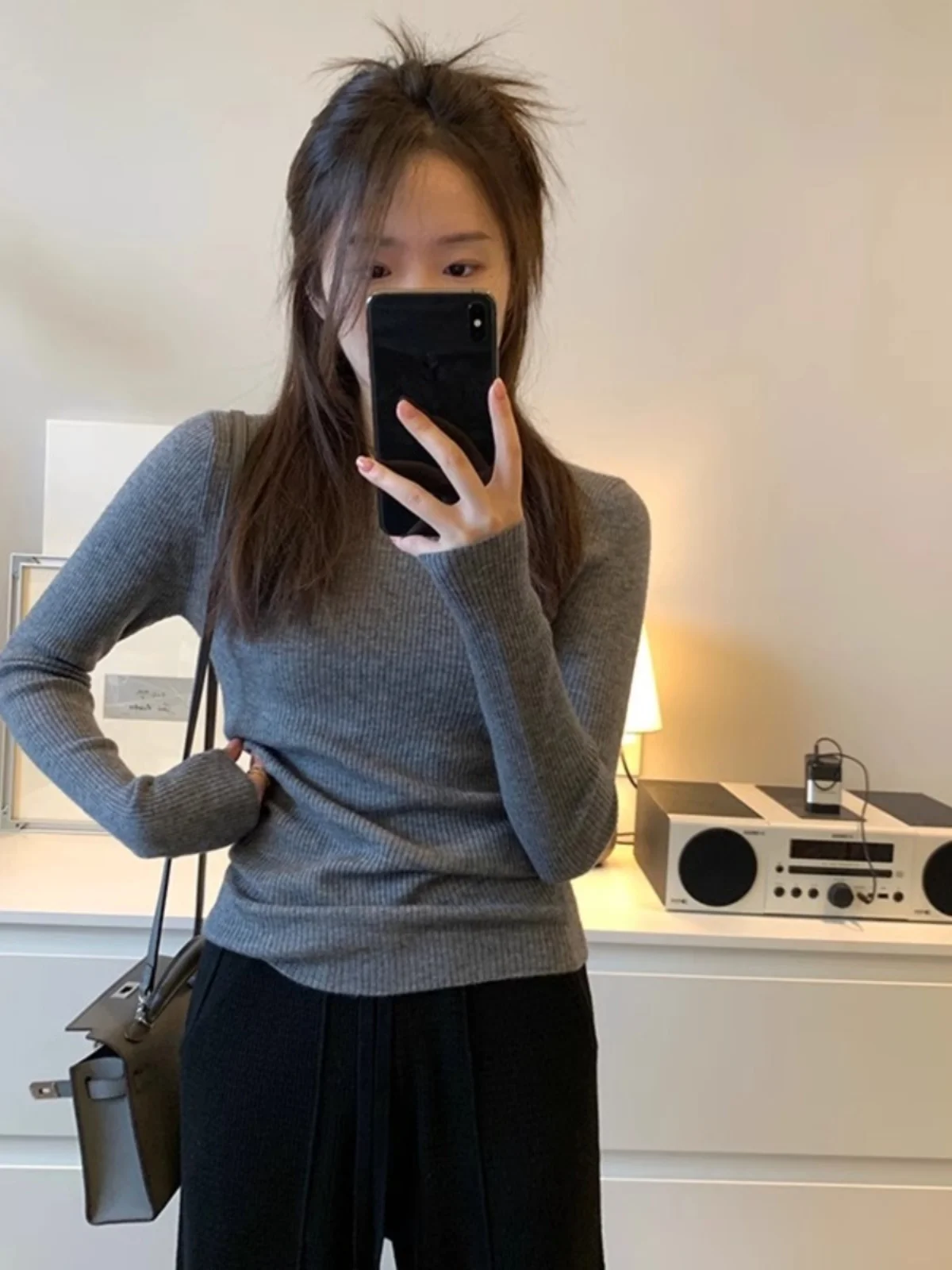 

Gray round Neck Long Sleeve Base Shirt Women's Fashion Korean Style Knitted Sweater Slim Fit Versatile Inner Wear Top