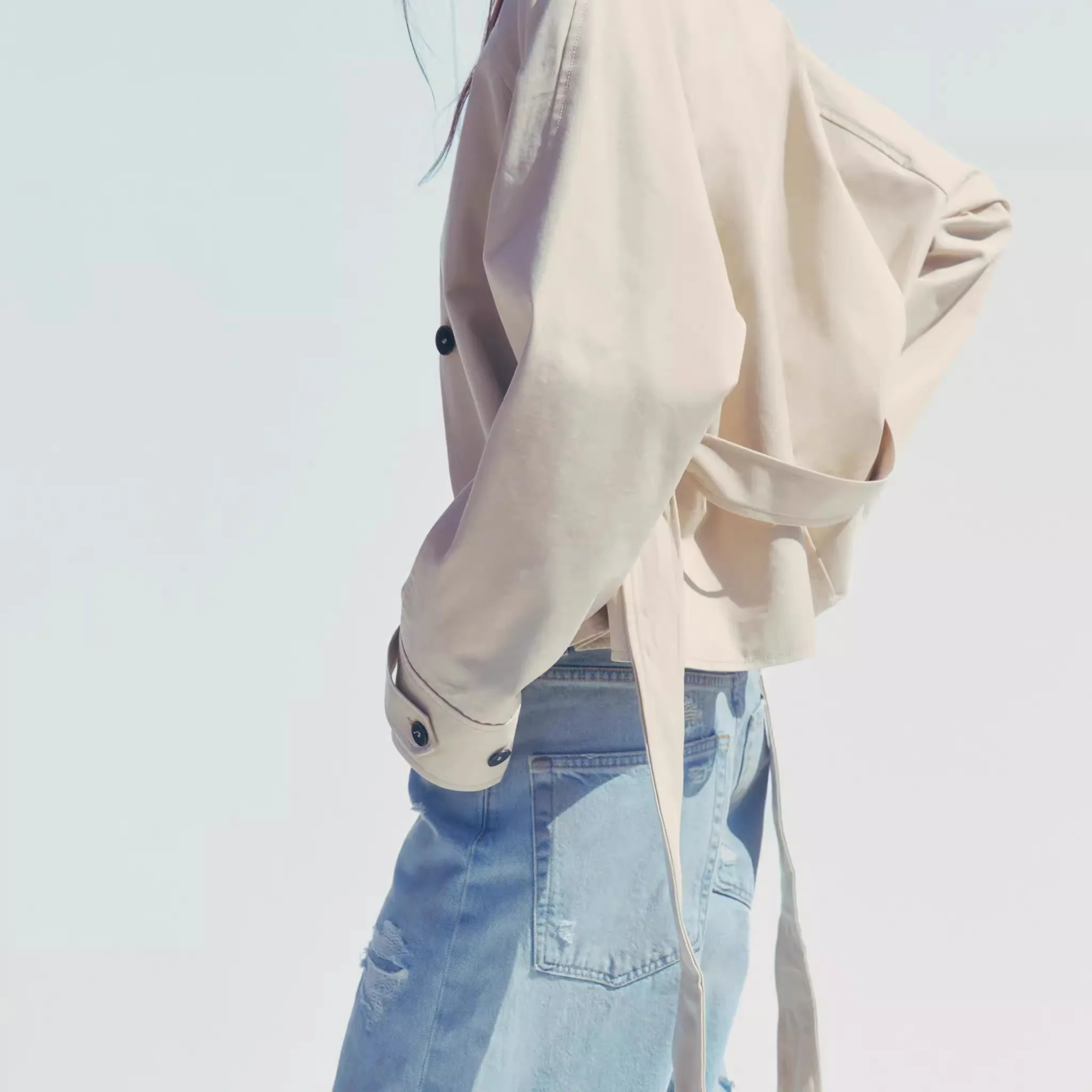 Nowa damska kurtka TRF na lato 2025 z paskiem, długa, z wywijanym kołnierzem, wiatrówka, do pracy, luźny krój, inne materiały.