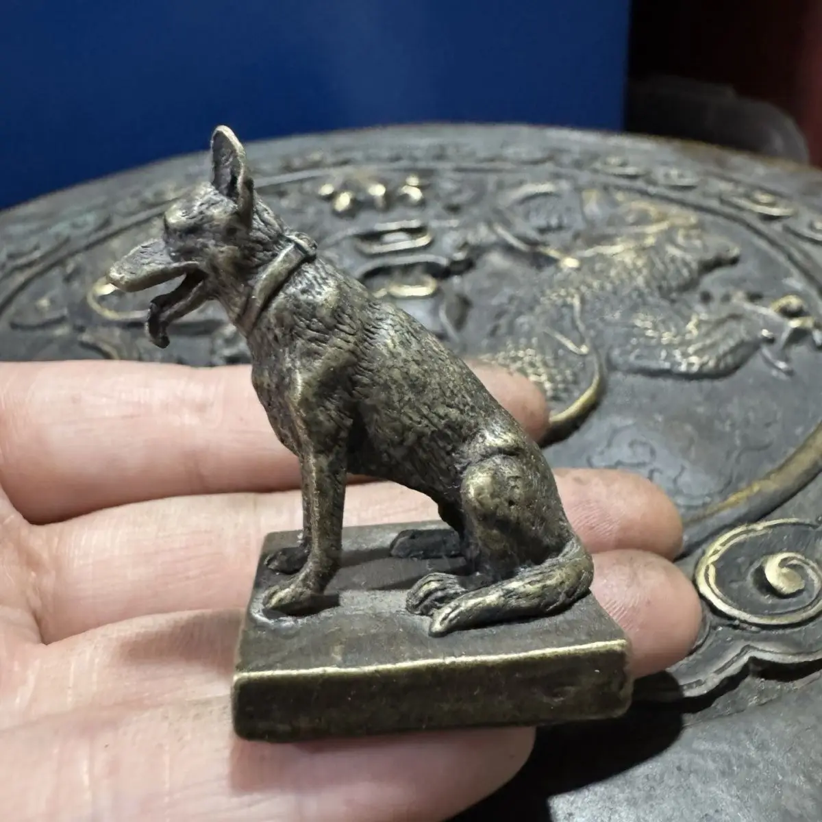 Wealth wolf dog Seal Stamp Statue Sculpture Figurines Home Garden Decoration Statues