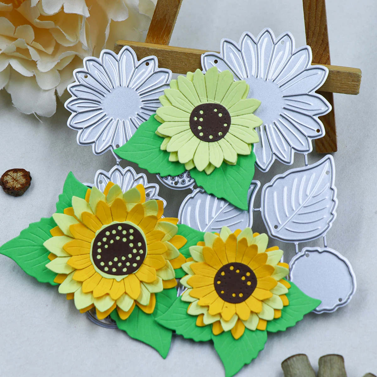 

3D SunFlower Petals Metal Cutting Die, Suitable for Scrapbook DIY Handmade 2025 New