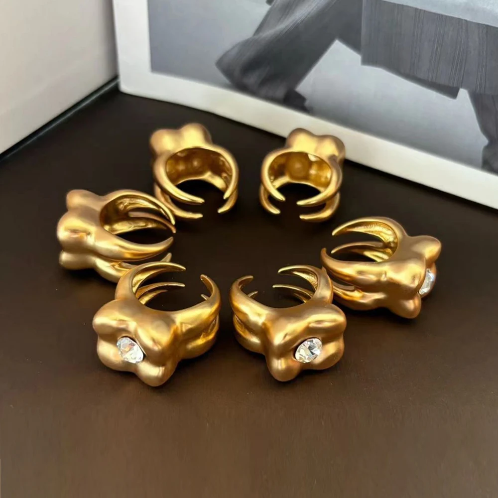 Women Vintage Teeth Shape Pearl Rings Personality Exaggerate Light Luxury Open Mouth Copper Girls Ring Jewelry Gifts Deluxe