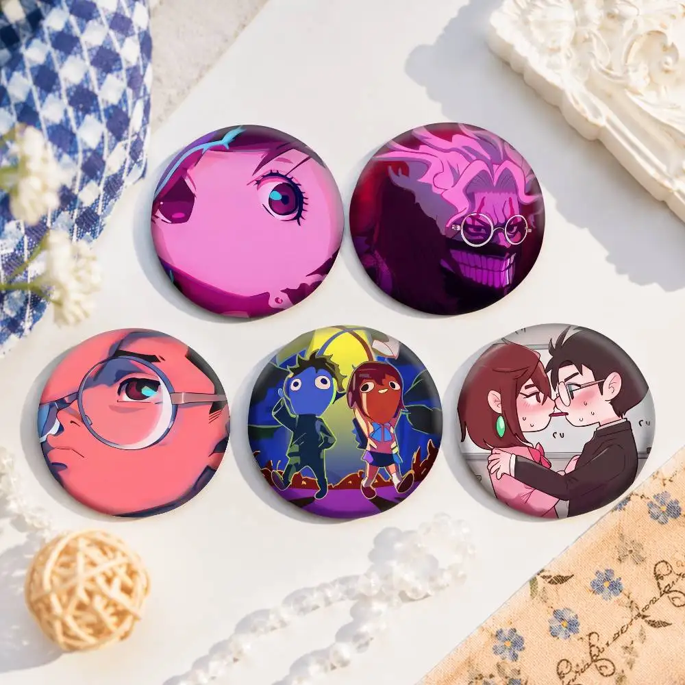 Dandadan ANIME Blechbrosche Figur-Icon-Abzeichen Handgefertigte Broschen für Rucksack- und Kleidungsdekoration