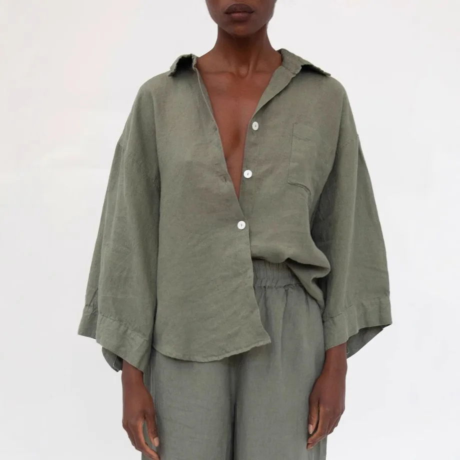 

Летний и осенний женский повседневный и модный однотонный топ с длинными рукавами и лацканами плюс шорты на шнуровке, женский офисный пригородный комплект