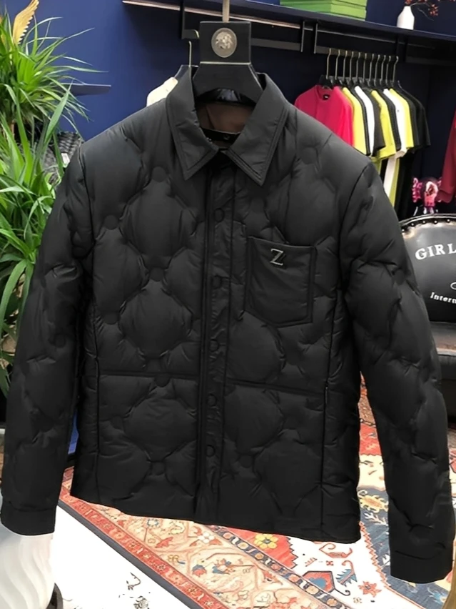 

Новая весенняя модная мужская повседневная универсальная куртка-пуховик приталенного кроя, тонкая стеганая, с длинными рукавами, из полиэфирного волокна