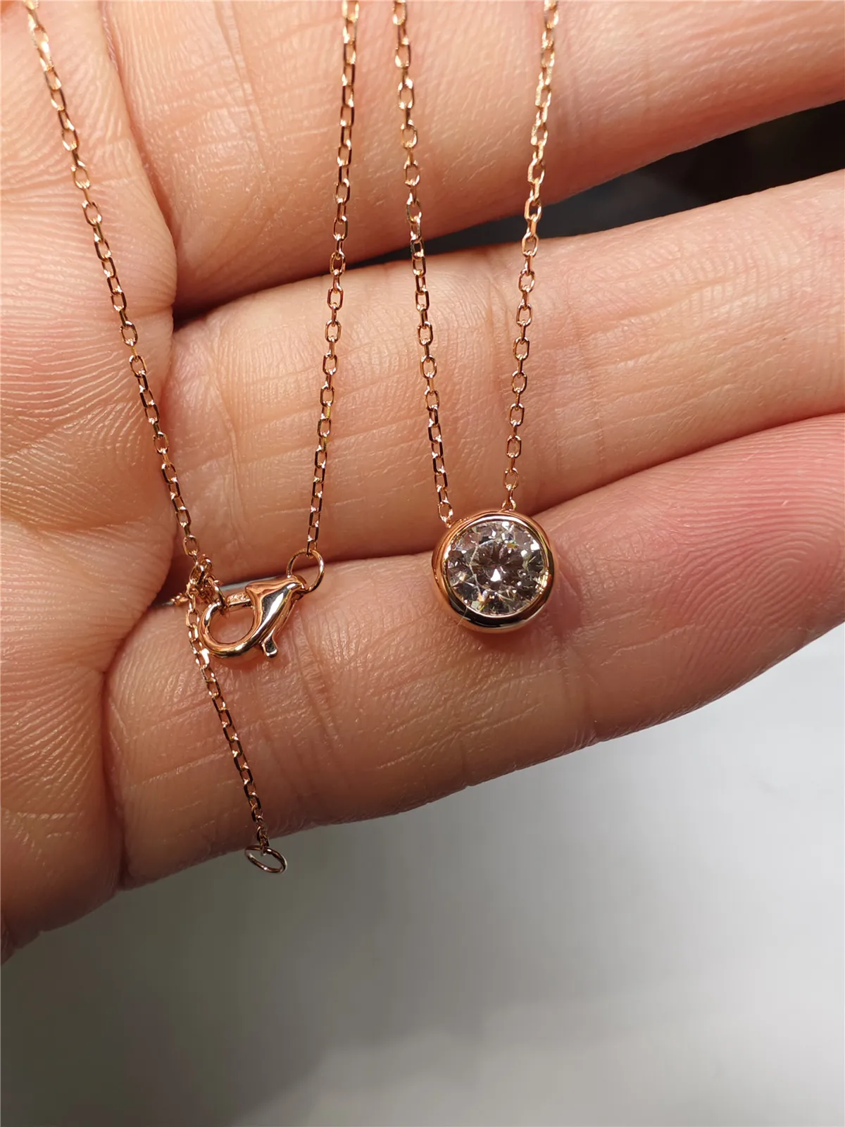 

10K Solid Gold, Real Gold Lab-Grown Diamond Round Bubble 0.5CT Diamond Pendant Bean Necklace High-End Custom Jewelry Wholesale.