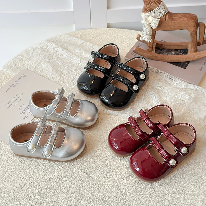 

2026 Girls' Korean Style Round Toe Mary Jane Shoes Soft Sole Children's Leather Shoes Simple Design Pearl Detailing Kid's Shoes