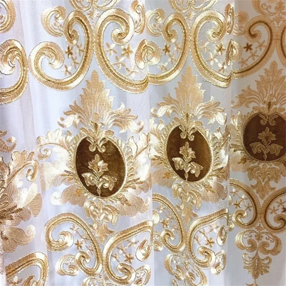 Maßgeschneiderte Vorhänge für das Wohnzimmer: Hochwertige, mit Chenille bestickte Verdunkelungsvilla-Vorhänge in Beige