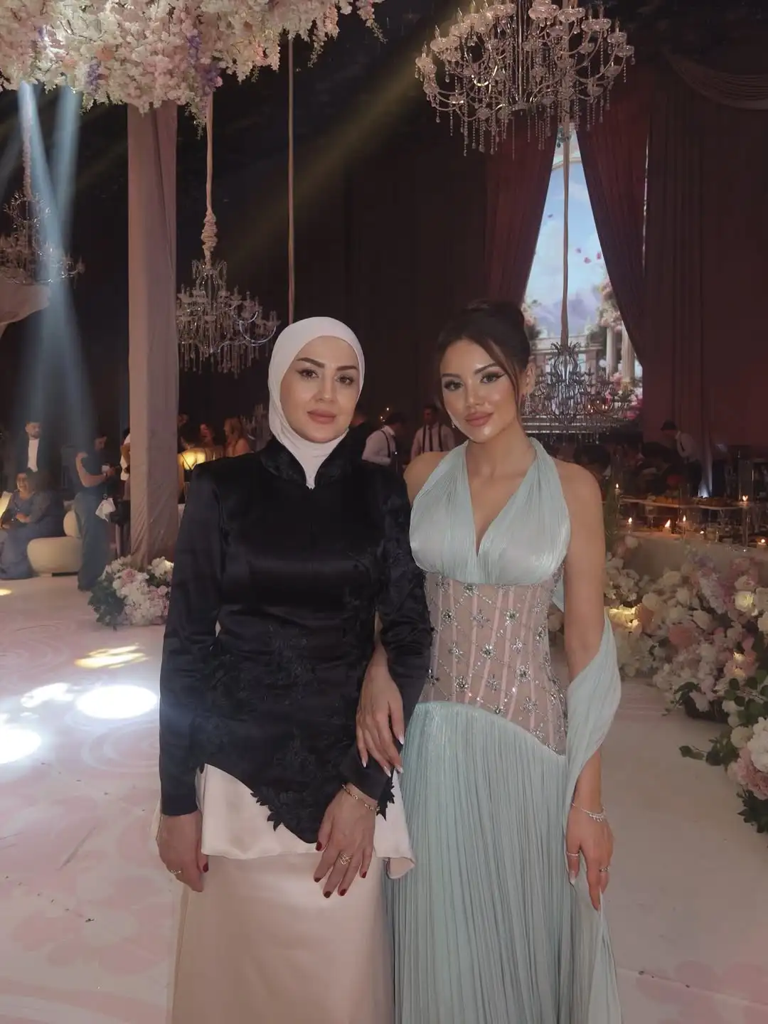 Neues Design, Neckholder, Illusion, Kristall-Taille, Fischgrätenmuster, plissiert, drapiert, A-Linie, Band, Abend, Abschlussball, formelle Party, Brautjungfernkleid