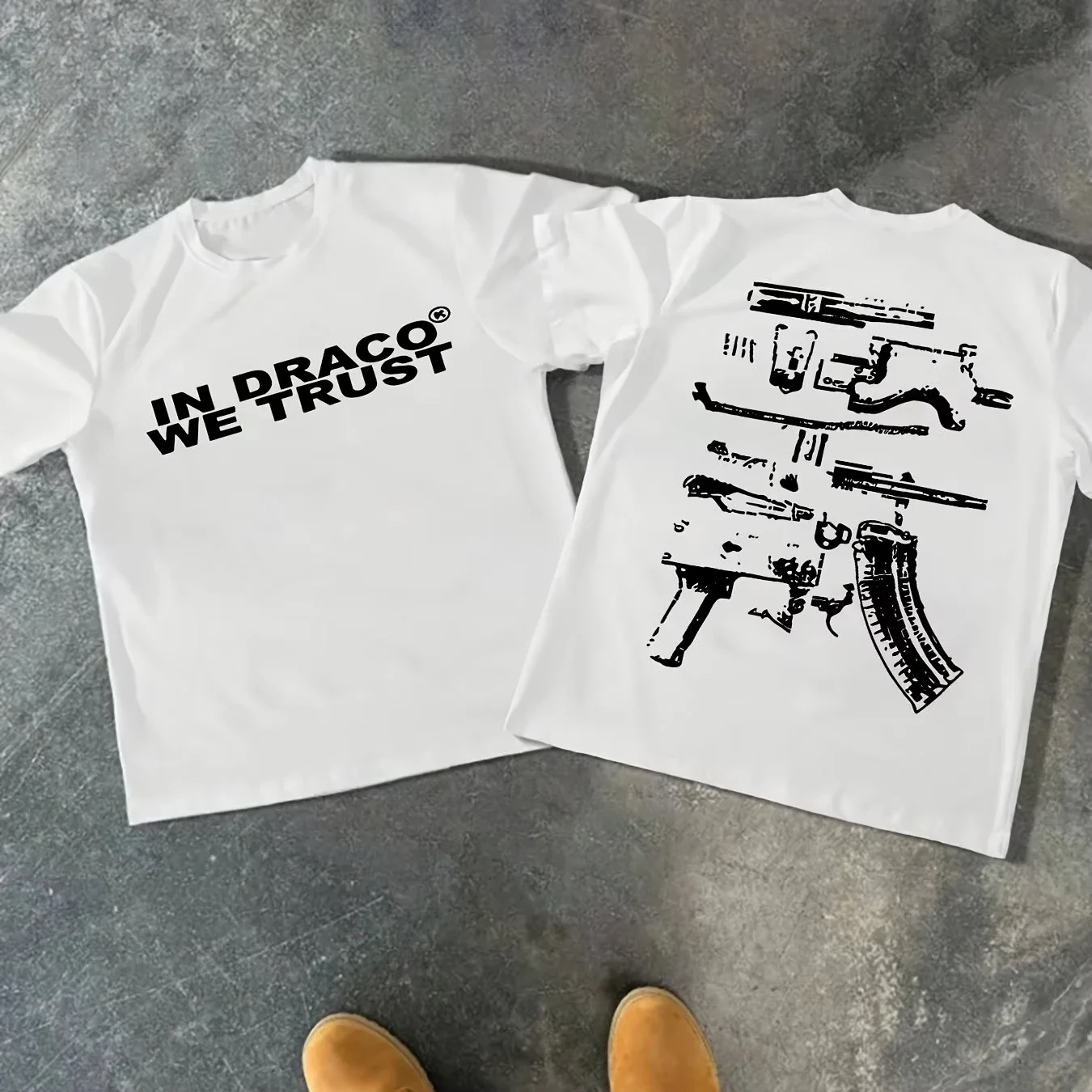 2025 Summer New  In Draco We Trust T-Shirt Men Women Short Sleeve Gun Printing Tees High Quality Brand T-Shirt  Y2k Streetwear