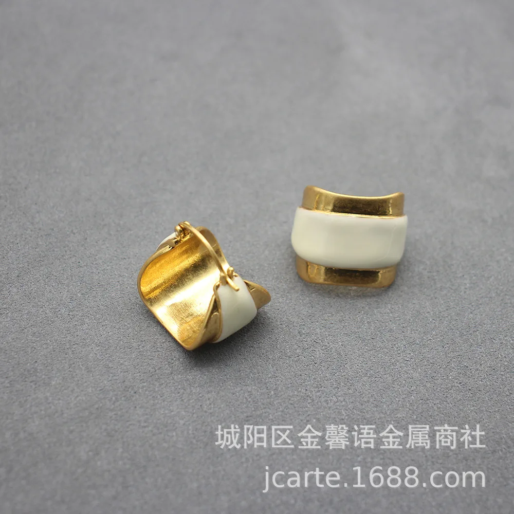 Unique Design White Chocolate Enamel Earrings Light Luxury Style Hoop Earrings Copper Plated Vintage Gold Earrings