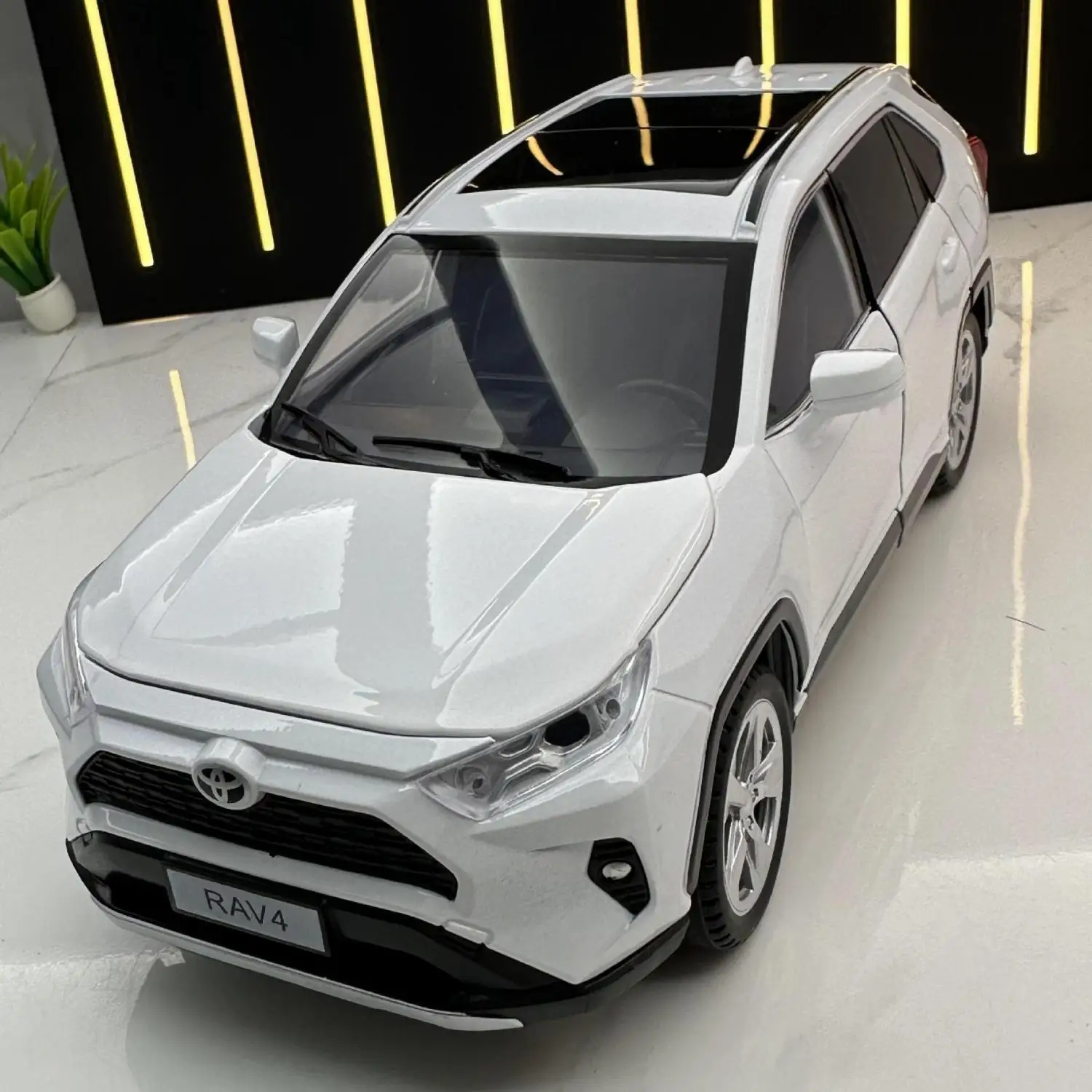 

1:24 Toyota RAV4 внедорожник, внедорожник, высокая имитация литья под давлением автомобиля, модель автомобиля из металлического сплава, детские игрушки, коллекция подарков
