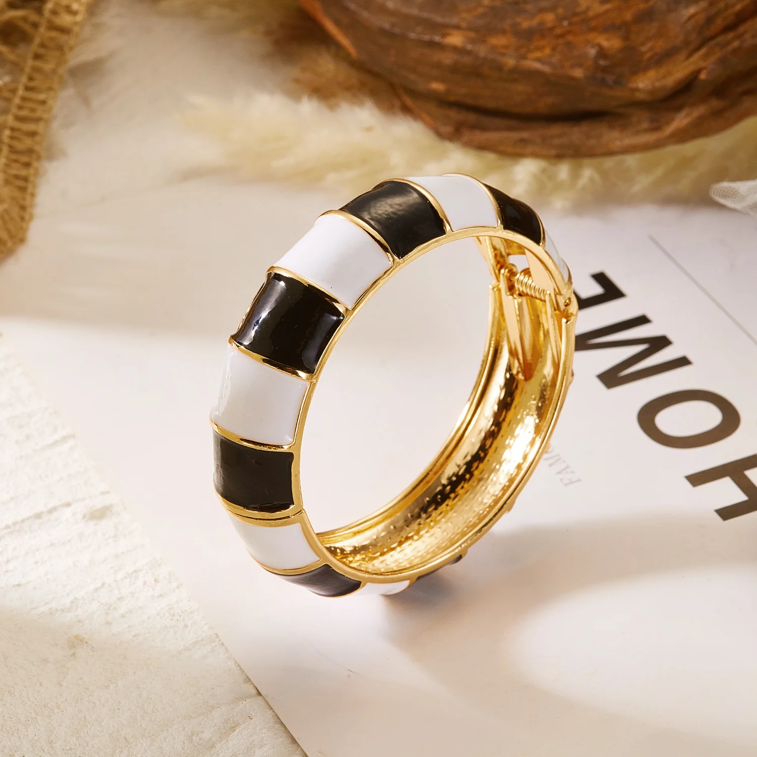 Boho Elegante Charm-Armreifen mit Emaille und Tropfenöl-Effekt für Damen, Punk Geometrische Breite Manschetten-Armbänder, Minimalistischer Schmuck – Detail 10