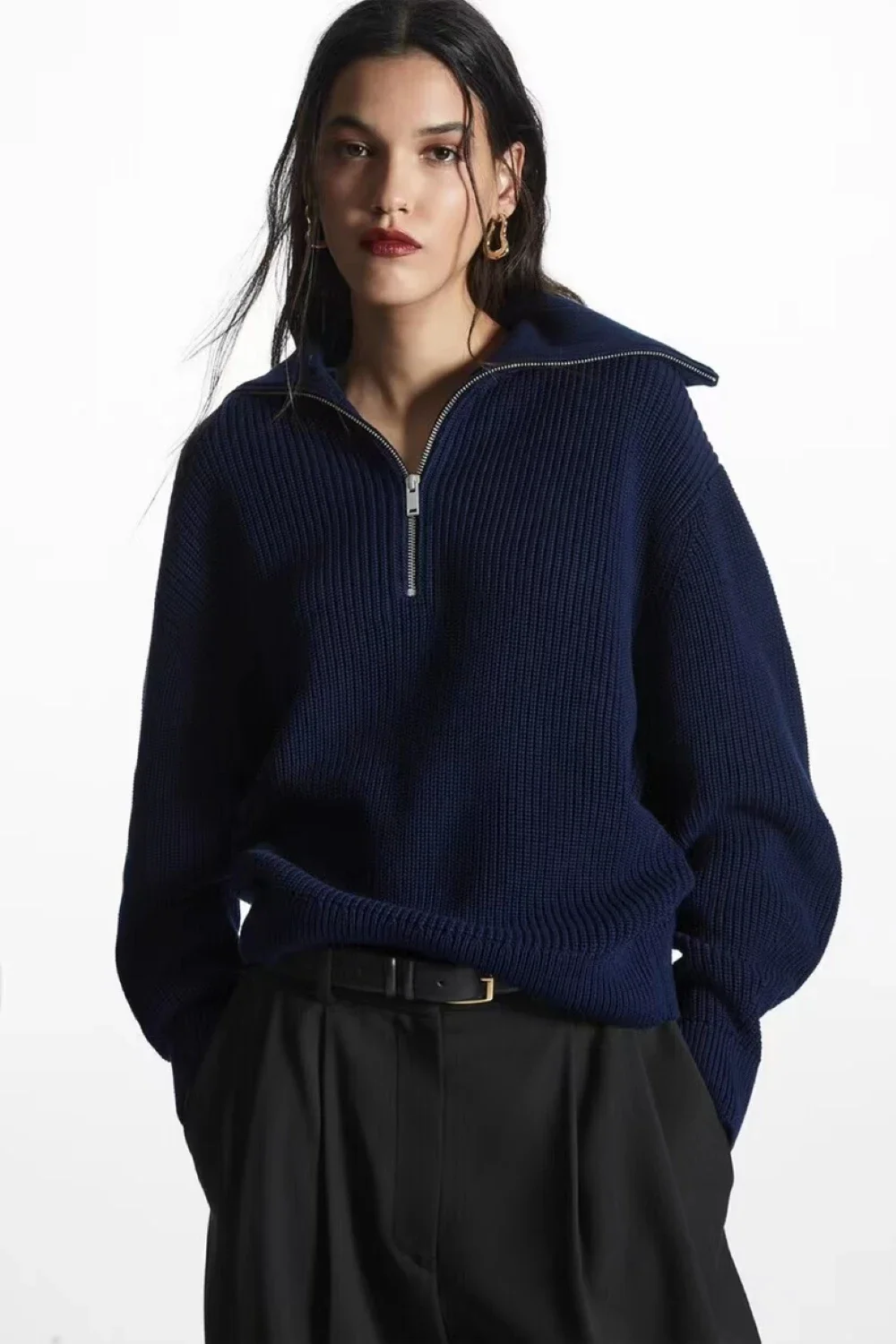 

Ethereal costume 2025 cos winter new style of Ladies' fashionable and casual open-neck sheep-horse blend knitted sweater