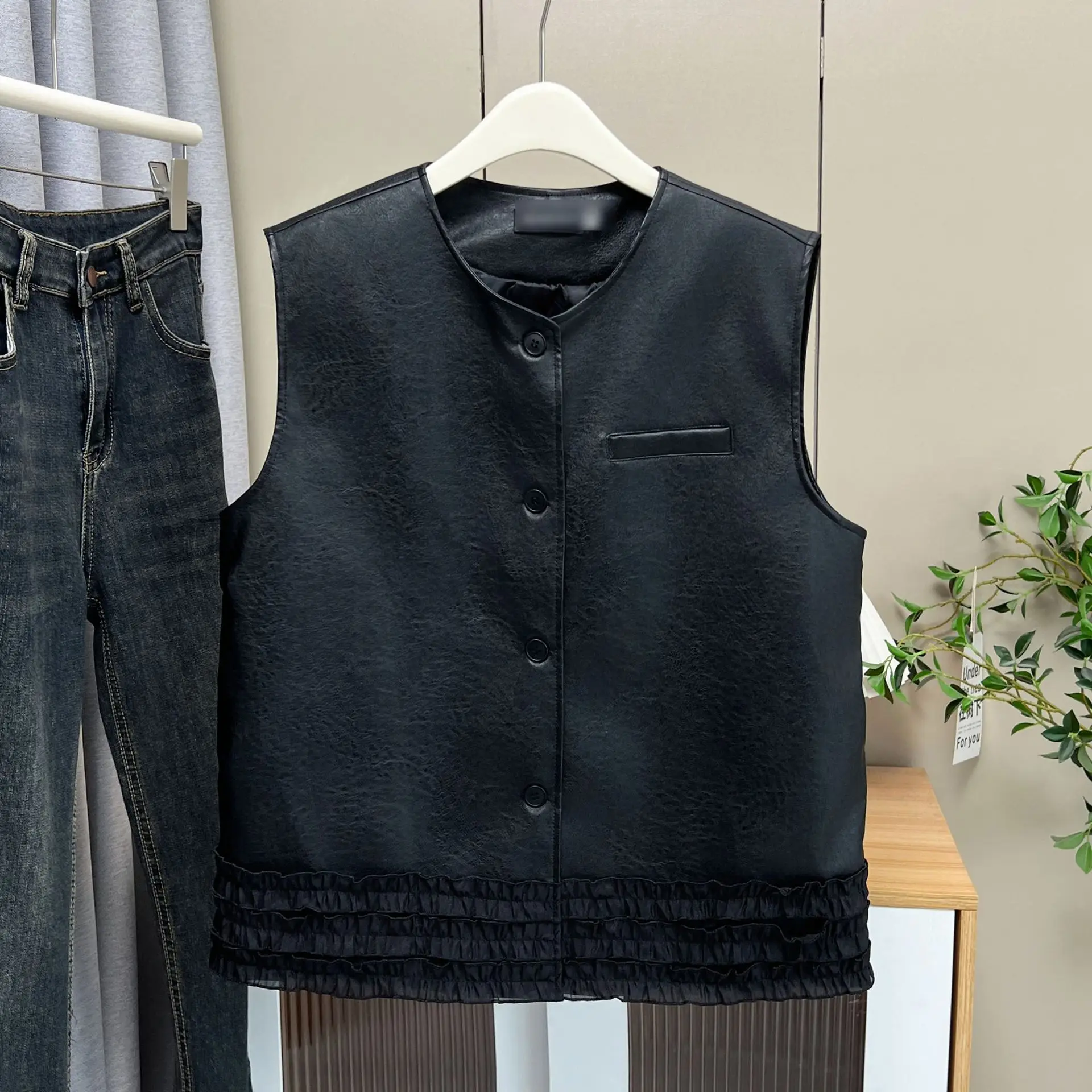 XXXXL Fashion Plus Size سترة نسائية من جلد البولي يوريثان سترة خريف جديدة أنيقة وأنيقة بدون أكمام