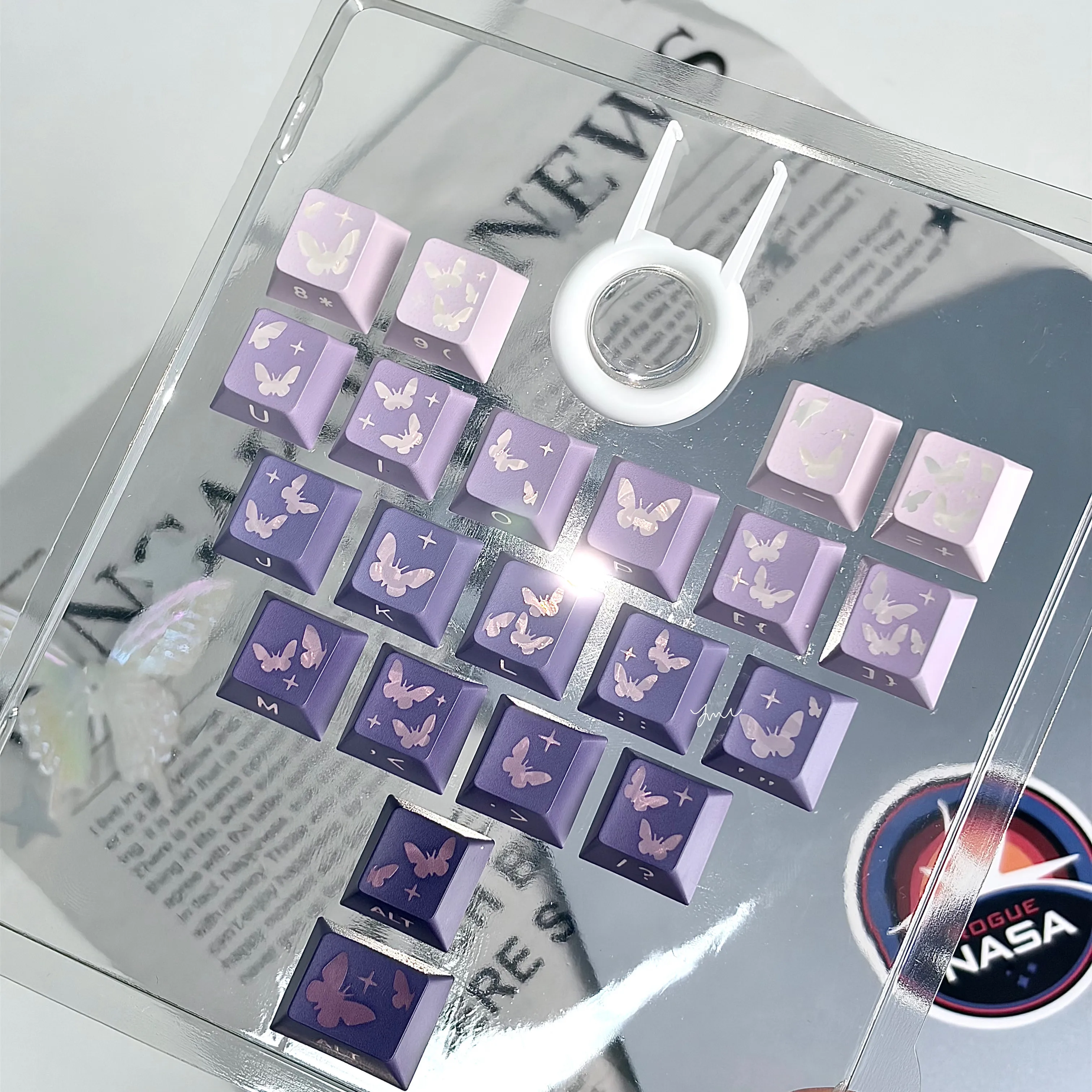 Custom Ji Mao Wu Aesthetic Butterfly Keycaps, Translucent Side-Legend Heart Row 21-Key Kit, for Custom Mechanical Keyboard