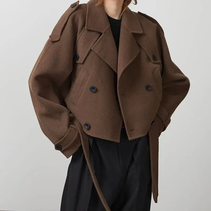 เข็มขัดตกแต่งสีน้ำตาลเข้มสไตล์เรโทร หรือ เสื้อคอปกแฟชั่นสำหรับผู้หญิง เสื้อคลุมแฟชั่น ไซส์ C สำหรับสุภาพสตรีวัยกลางคน