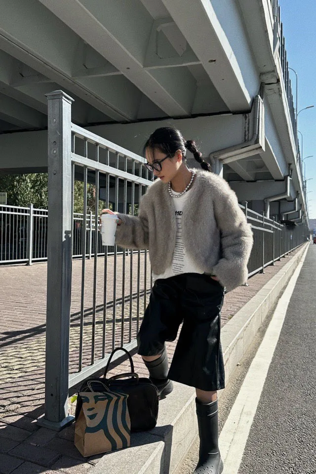 Faux Fox Fur Women Coats Solid Short Jackets Long Sleeve Round Neck Open Stitch Thick Slim Fit Elegant Casual 2026 Autumn Winter