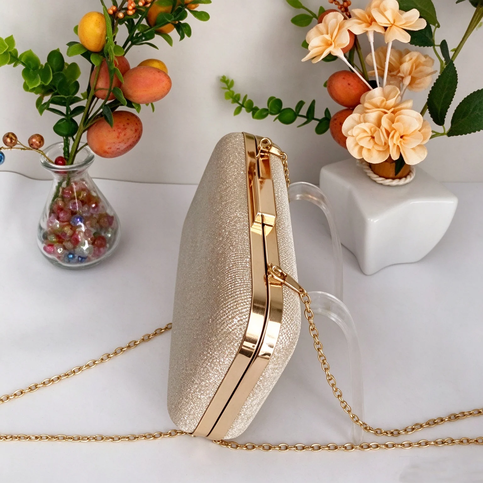 New European and American Style High-End Tech-Savvy Handbag, Spherical Evening Bag, Electroplated Minimalist Box Bag, Mirror-Surface Circular Handbag, Futuristic Art Bag, Unique Party Evening Bag, Suitable for Work, Commuting, Dating, Shopping, Casual Wear, Holidays, Beach, Music Festivals, Parties, Weddings, and School