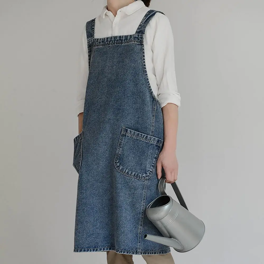 

Oil-Proof Ladies Denim Apron Elegant Breathable Kitchen Cooking Apron Soft with Pockets Advertising Apron Home Kitchen