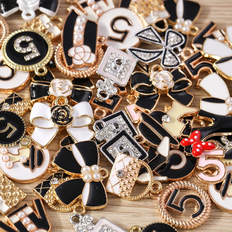 Tusember 10 Stück zufällig gemischte Emaille-Anhänger mit Schleifenmotiv für Taschen und Schuhe, für die Schmuckherstellung, Ohrringe, Halsketten, DIY-Armbänder und Zubehör – Detail 4