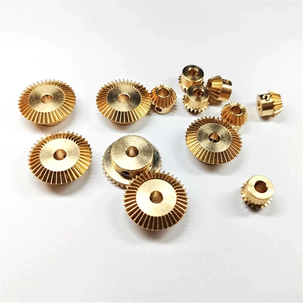 1: 2 Right Angle 0.5M 20/40 Teeth Reduction Drive 2/3/4/5/6mm Model Static Modification DIY Brass Bevel Gear