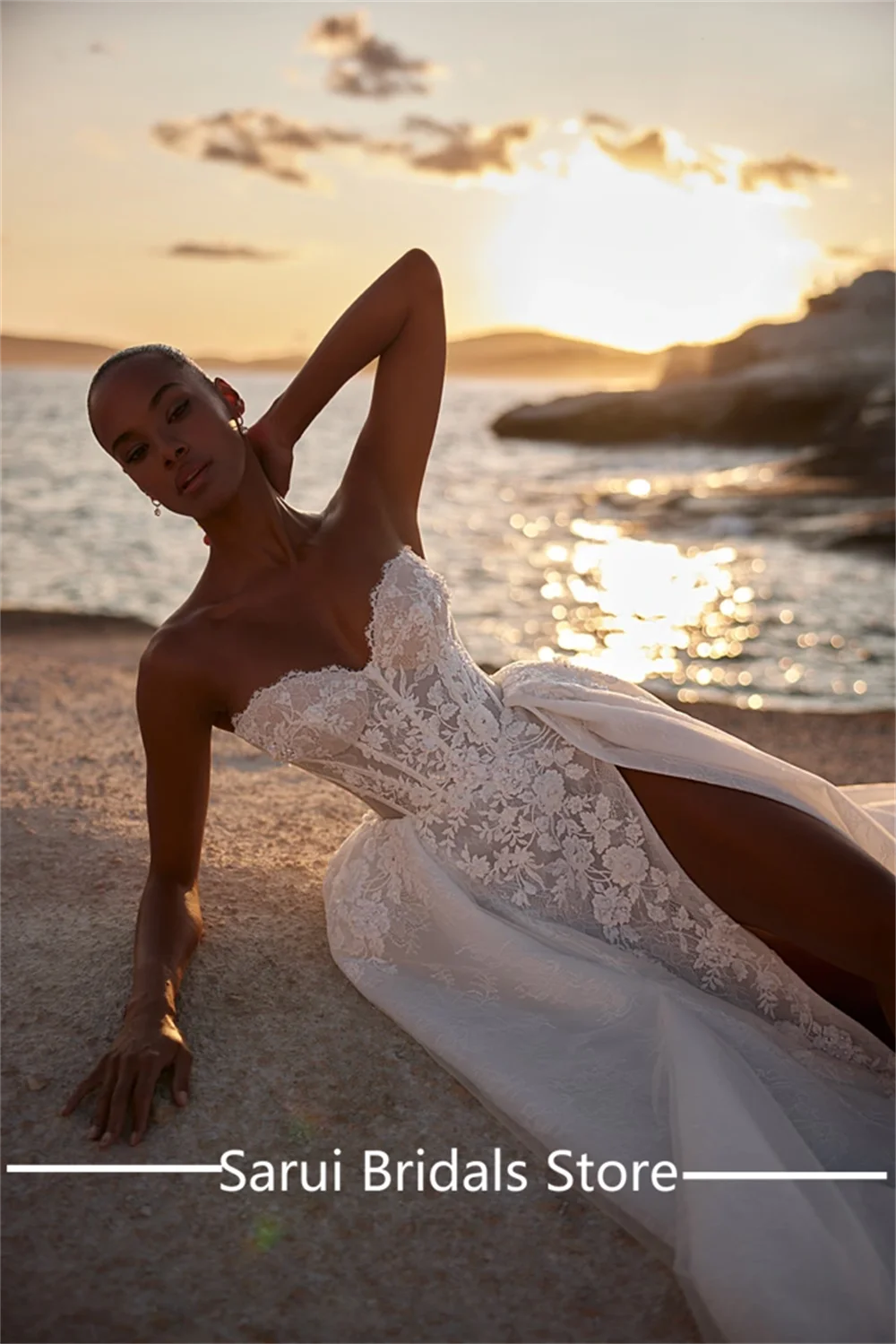 Boho sweetheat colarinho apliques renda bainha lateral fenda vestido de casamento backelss rendas até vestido de noiva de casamento com tribunal destacável