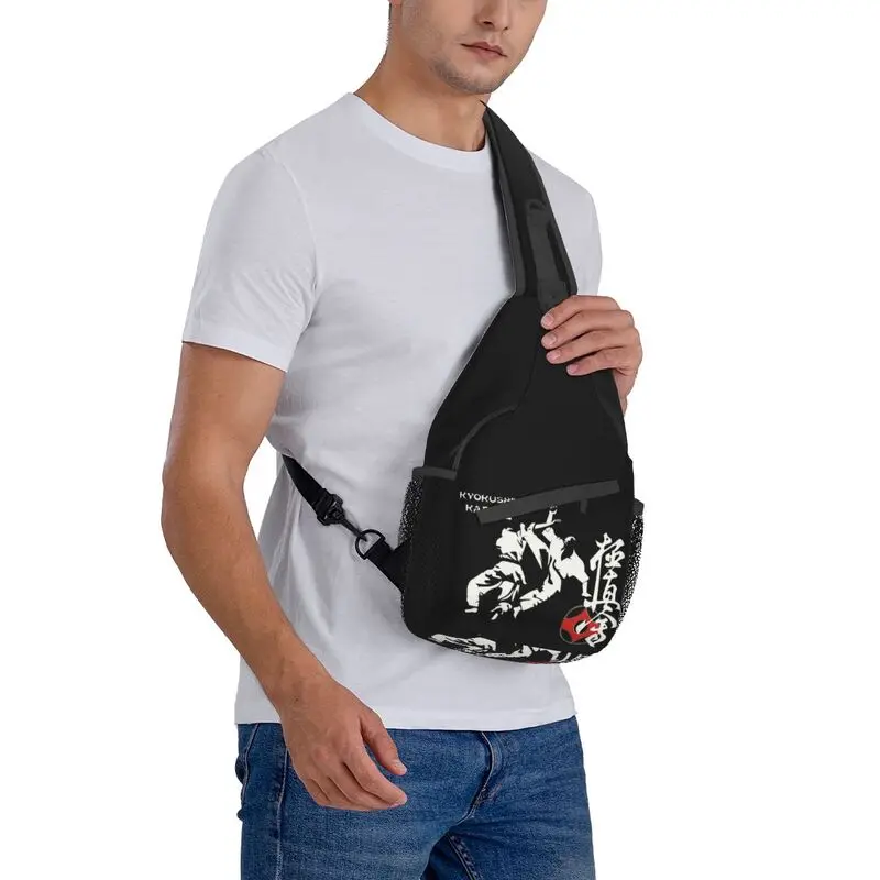 Kyokushi kárate Kumite Scene Sling Crossbody Chest Bag para hombres, Cool Fighter, artes marciales, mochila de hombro para viajes y ciclismo