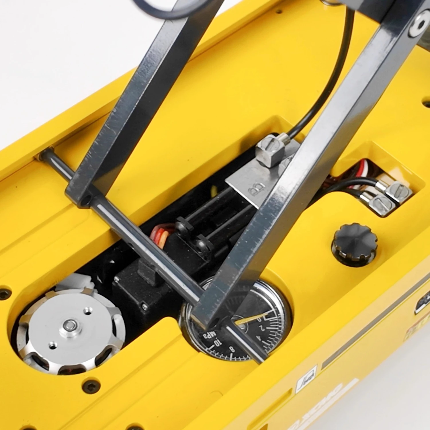 Veicolo idraulico da lavoro aereo RC 1/14 Simulazione in metallo Modello di veicolo da arrampicata Versione RTR con sistema di illuminazione Modello di auto RC giocattolo