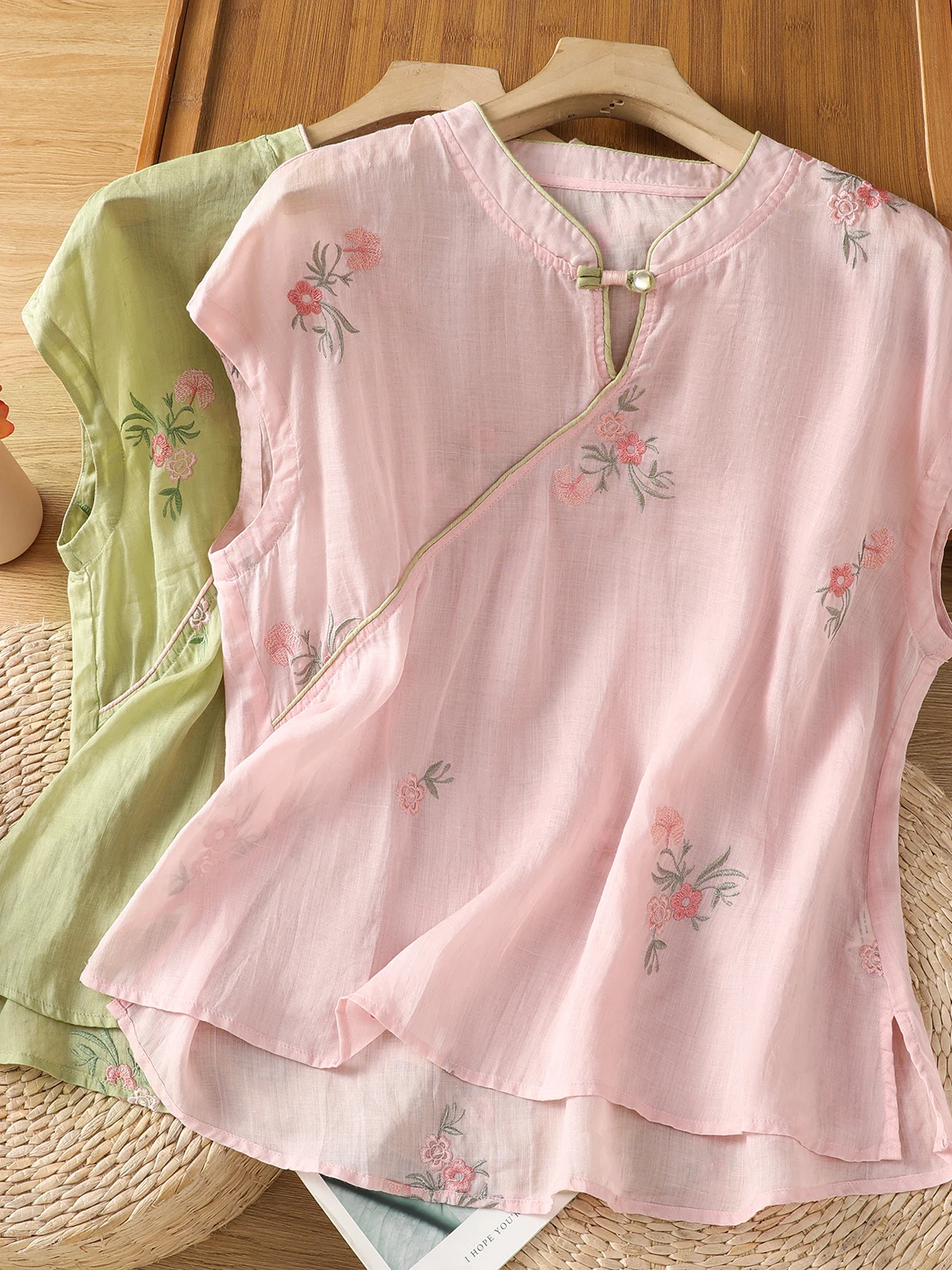 

New Chinese Sle Thin Cotton Linen Embroidered Svel irt Large Size Women's Qipao Top Vintage Buttoned Summer irt