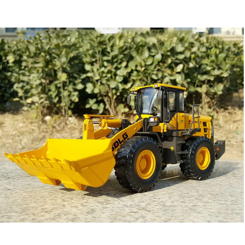 

Diecast 1:35 Scale SDLG L955F Wheel Loader Forklift Construction Machinery Alloy Model Collection Souvenir Display