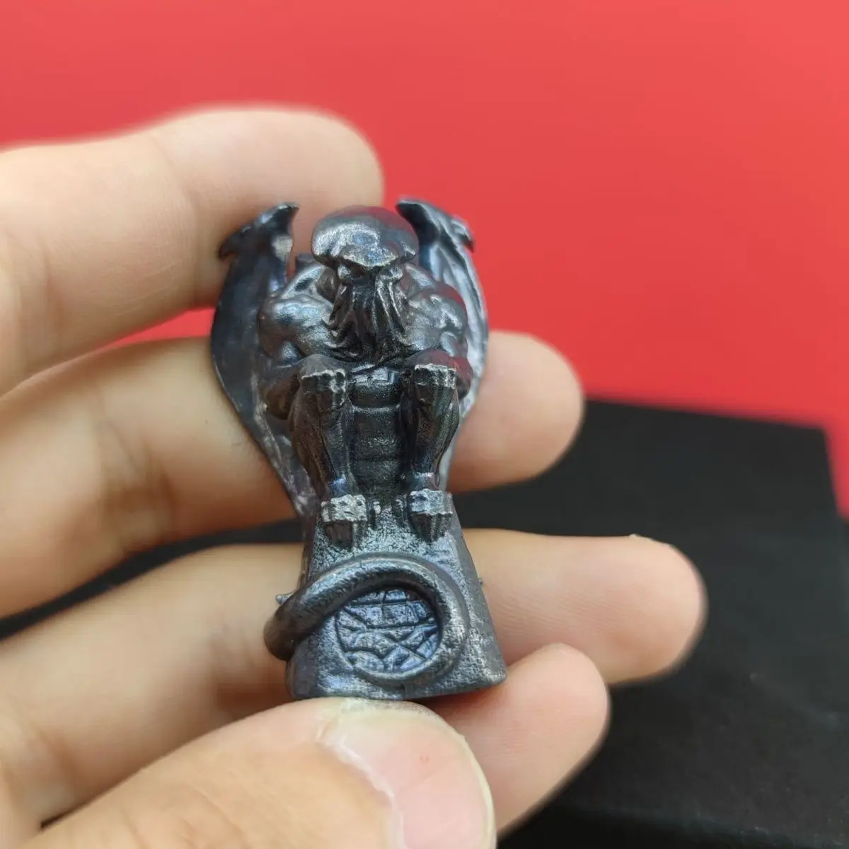 ​​4.3cm Antique Brass Deep Sea Abomination Sculpture - Gothic Winged Octopus Statue Miniature Decor for Desk & Bookshelf