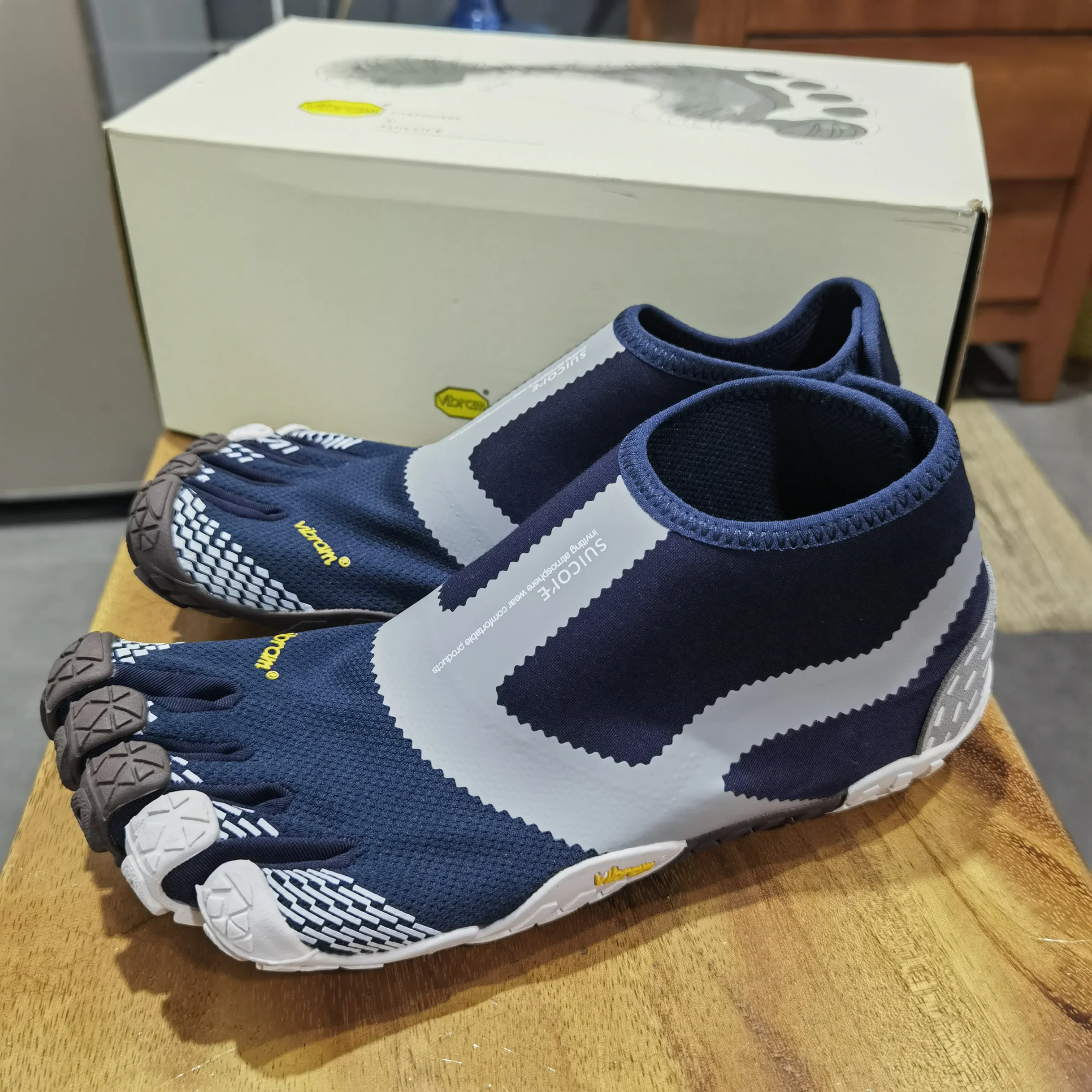 New 2025 Unisex Weightlifting Shoes Mens Safety Walking Shoes Mens Climbing Shoes Designer Unisex Casual Sneakers
