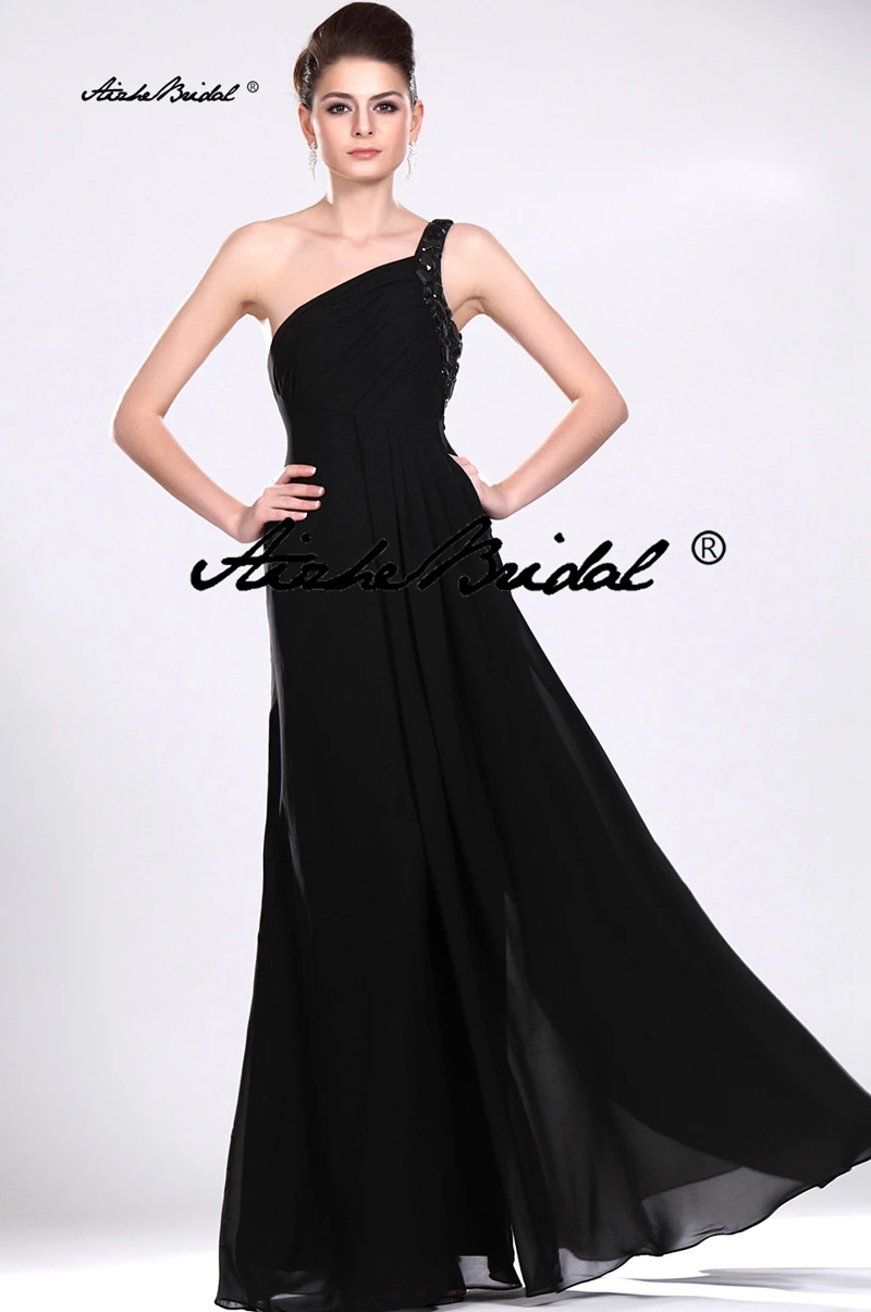 فساتين أم العريس القصيرة رائعة نحيفة على شكل حرف A بكتف واحد من الشيفون الأسود فستان أم العروس فستان حفلات الزفاف