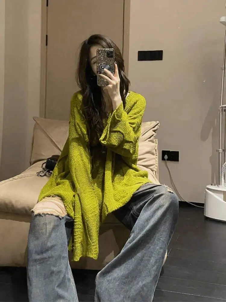 French Retro Green Hollow Knitted Top for Women 2025 Spring Autumn Thin Loose Niche Design Lazy Aesthetic