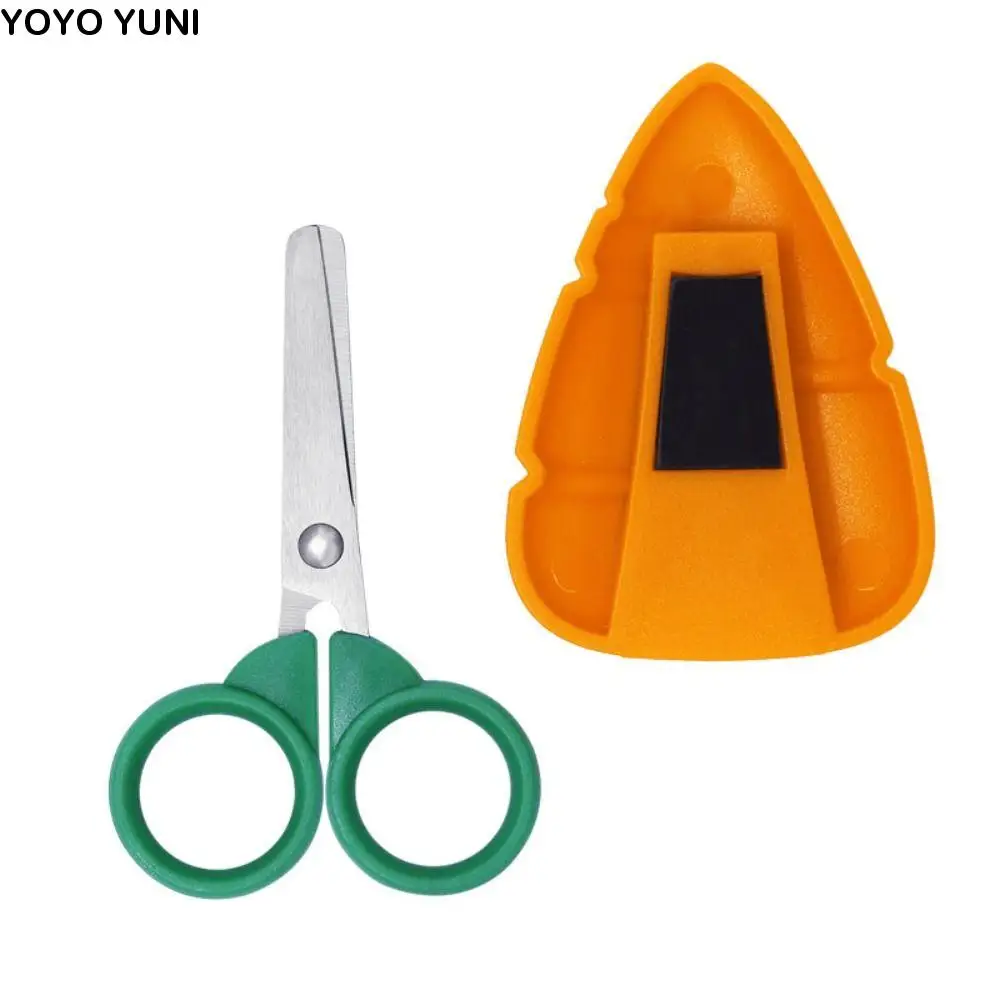 

4Pcs Magnetic Cartoon Fruit Scissors Grape Children's Safe Mini Scissor Carrot Shape Creative Mini Pocket Scissors Boys Girls