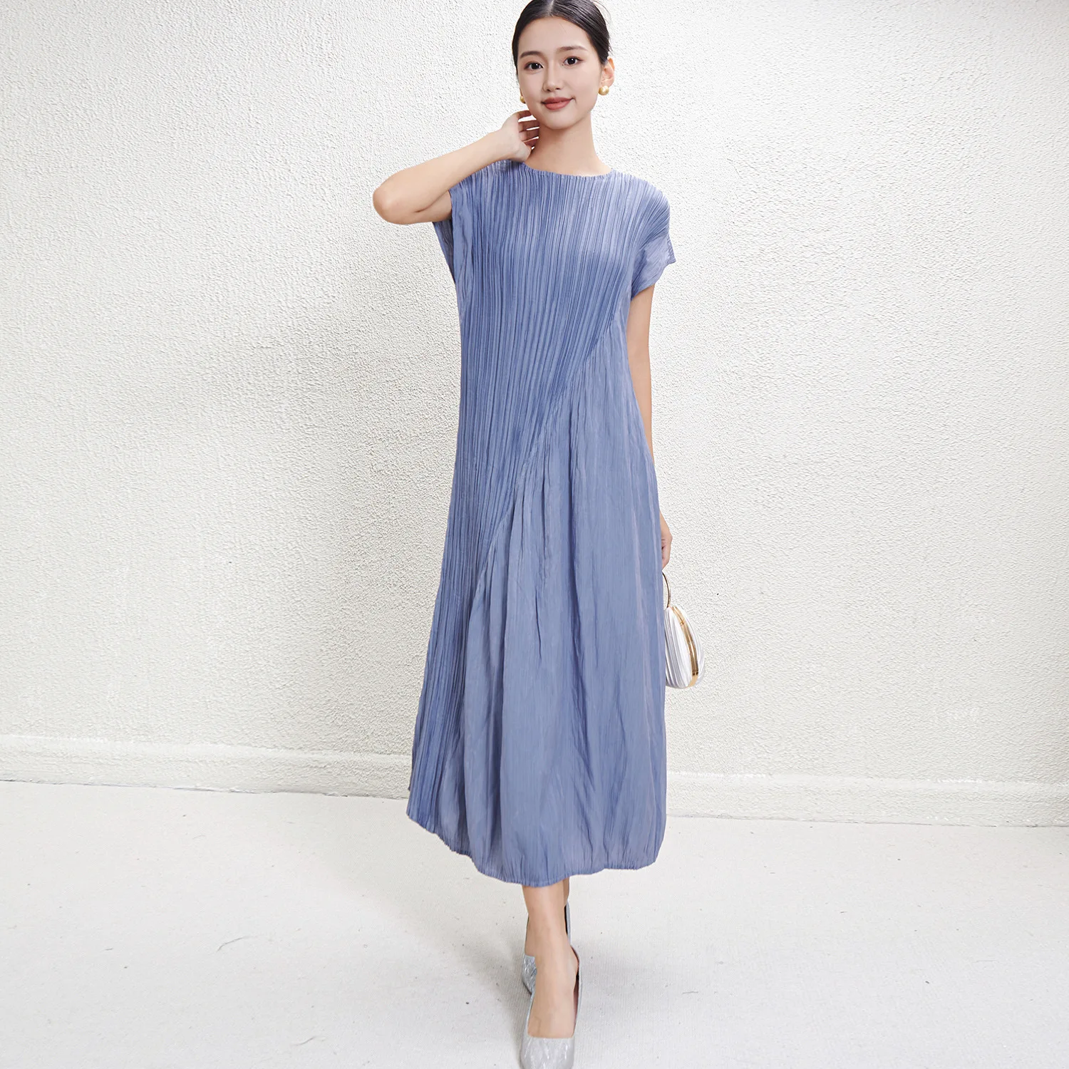 SMVP 2025 여름 새로운 여성 드레스 솔리드 컬러 라운드 넥 짧은 소매 느슨한 대형 복고풍 디자인 캐주얼 여성 드레스